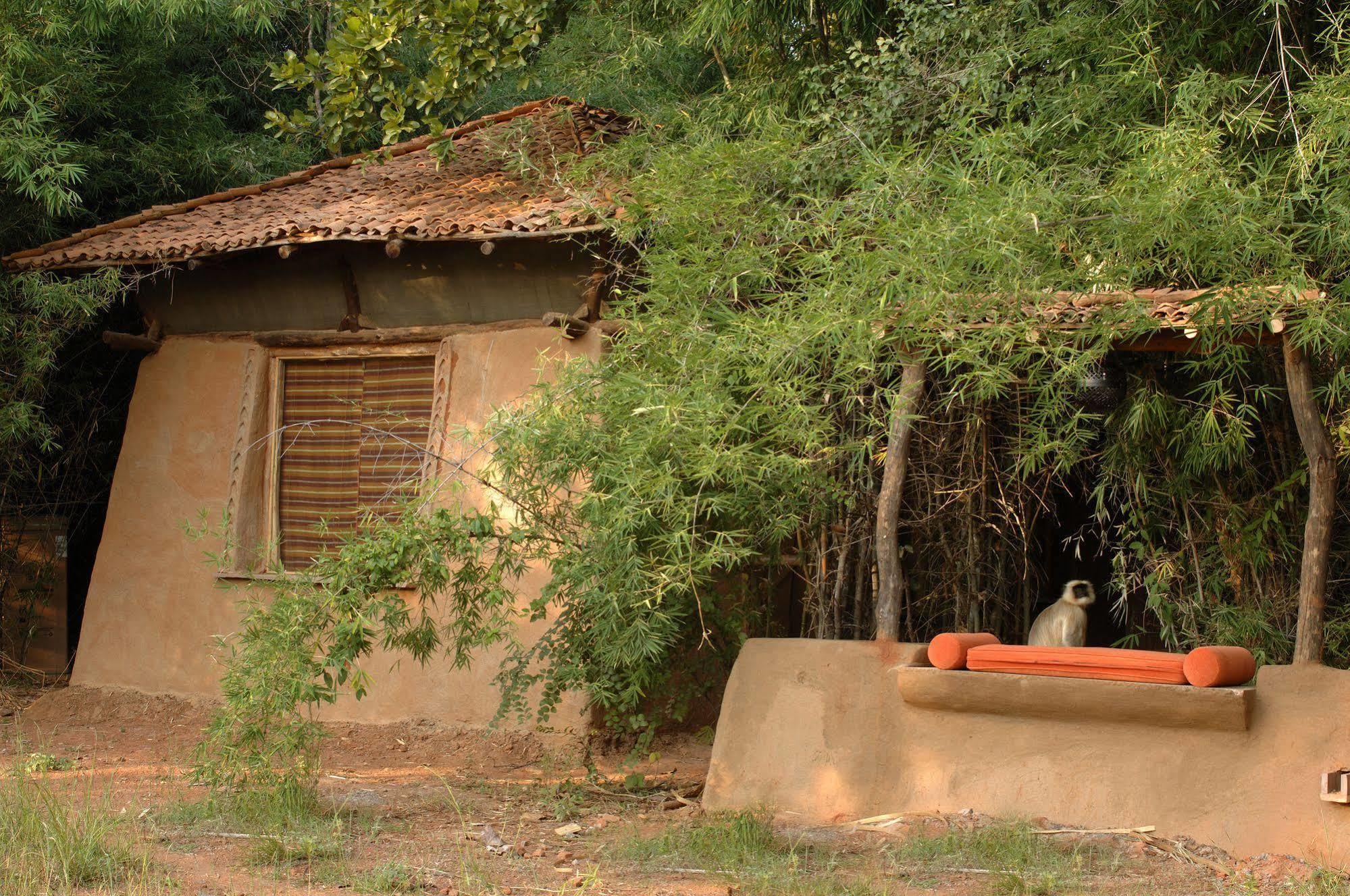 Mahua Kothi, Bandhavgarh National Park Hotel Tala  Exterior photo