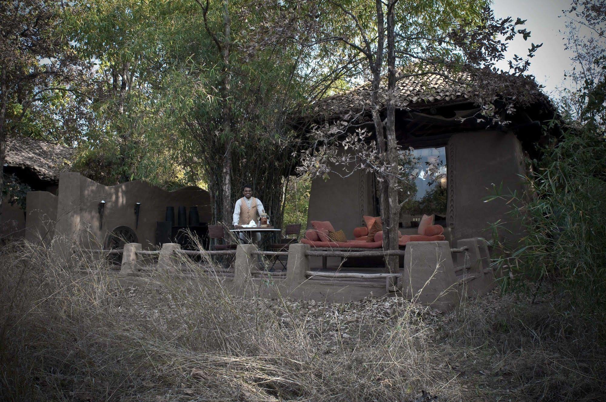 Mahua Kothi, Bandhavgarh National Park Hotel Tala  Exterior photo