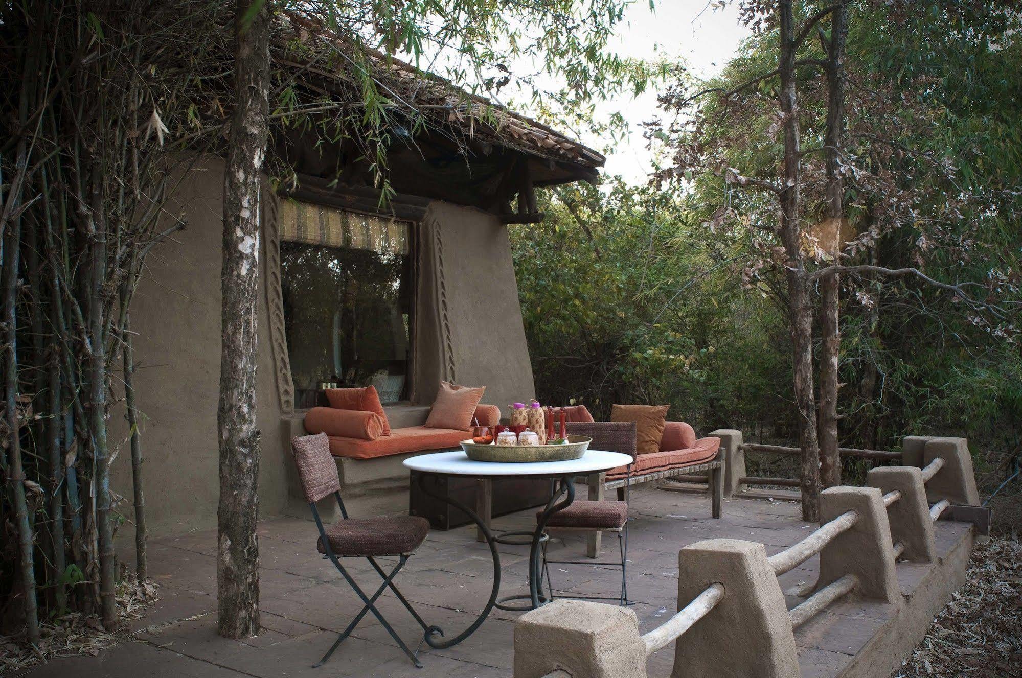 Mahua Kothi, Bandhavgarh National Park Hotel Tala  Exterior photo
