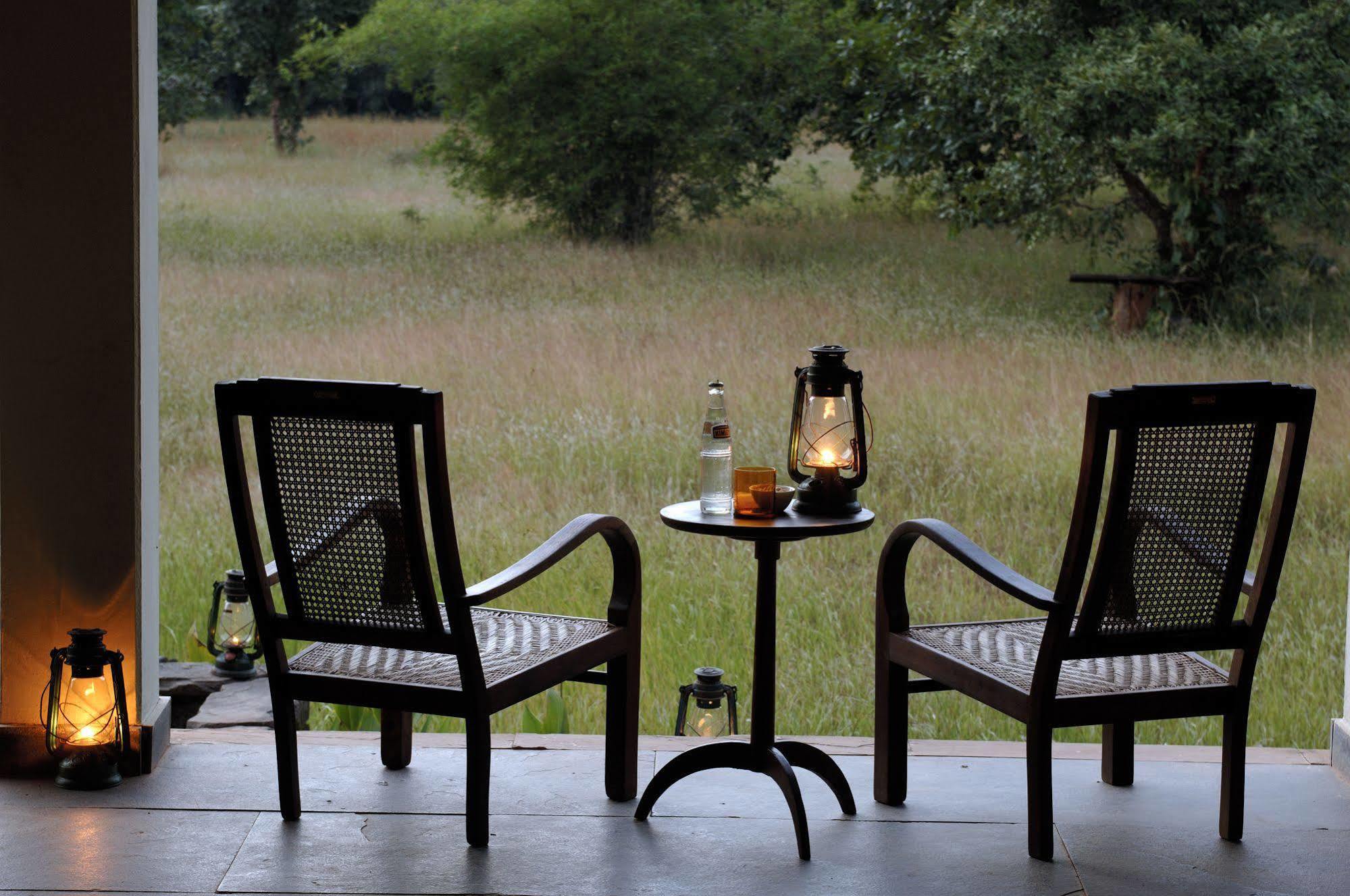 Mahua Kothi, Bandhavgarh National Park Hotel Tala  Exterior photo